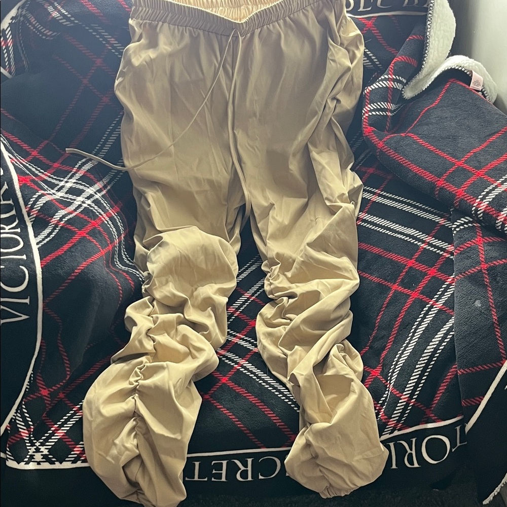 Women’s tan pants